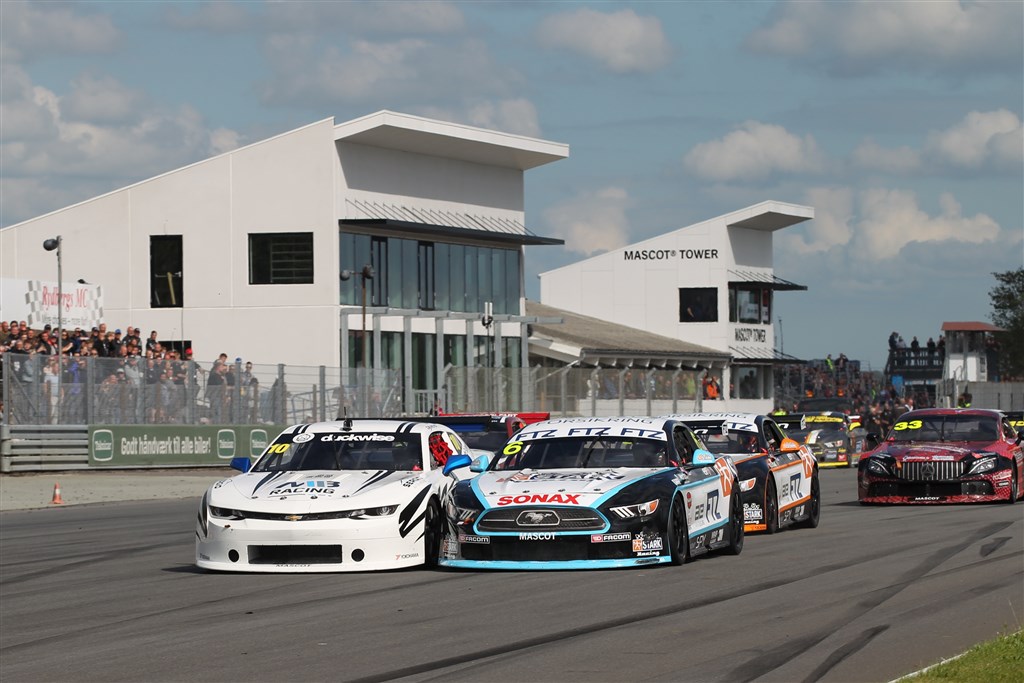 Hele 18 gange starter feltet i MASCOT DTC ved weekendens GP Danmark på FDM Jyllandsringen
(Foto: Henning Smed Madsen)